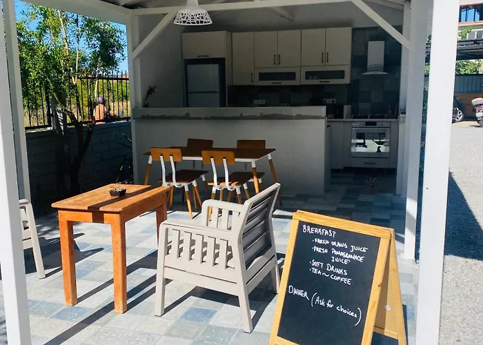 Airport Blue Eye Apartment: Convenient Stopover